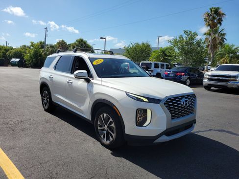Used 2021 Hyundai Palisade SEL FWD image 2