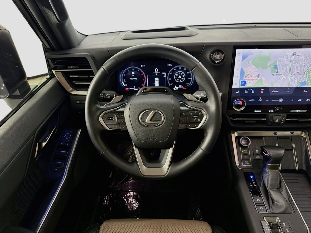 Used 2026 Lexus GX 550 w/ Accessory Package (CT) AWD/4WD image 24