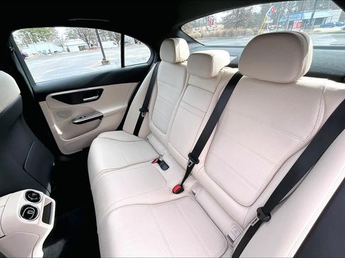 Used 2025 Mercedes-Benz C 300 4MATIC Sedan image 39