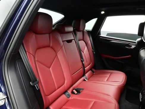 Certified 2023 Porsche Macan S AWD/4WD image 18