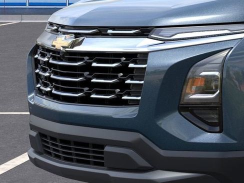 New 2026 Chevrolet Equinox LT w/ Convenience Package II AWD/4WD image 13