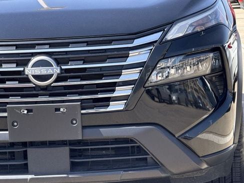 Used 2025 Nissan Rogue SV FWD image 7