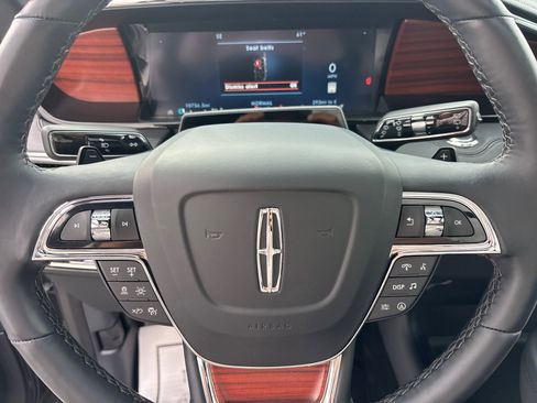 Certified 2024 Lincoln Navigator Premiere AWD/4WD image 16