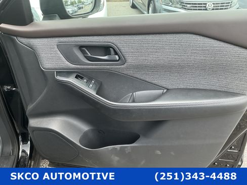 Used 2021 Nissan Rogue S FWD image 12