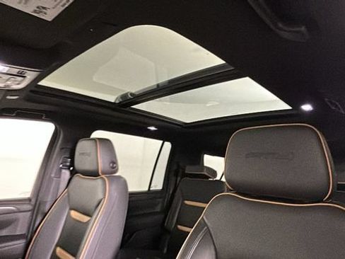 Used 2022 GMC Yukon XL AT4 AWD/4WD image 12