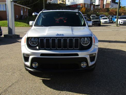 Used 2019 Jeep Renegade Latitude w/ UConnect 8.4 Nav Group image 3
