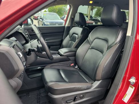 Certified 2023 Nissan Pathfinder SL FWD image 16