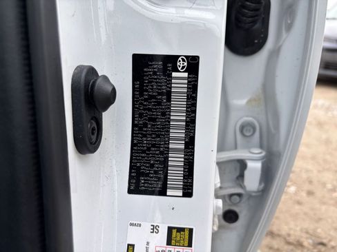 Used 2025 Toyota Corolla LE image 28