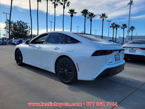 Certified 2022 Toyota Mirai XLE image 6