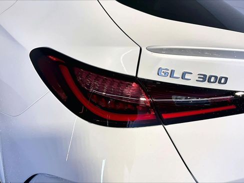 New 2026 Mercedes-Benz GLC 300 4MATIC image 5
