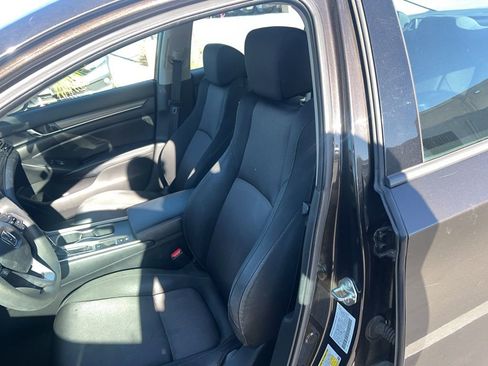 Used 2018 Honda Accord LX image 7
