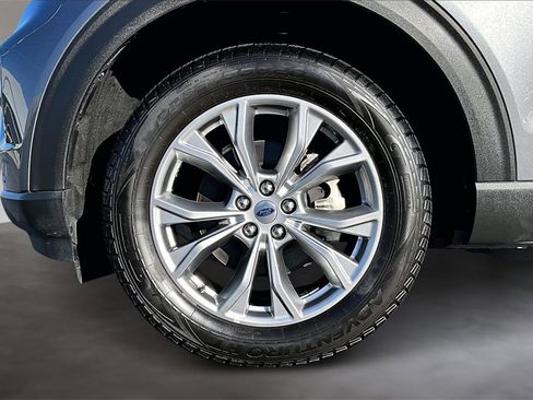 Used 2022 Ford Explorer Limited w/ Equipment Group 301A image 9