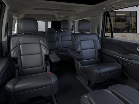 New 2026 Lincoln Navigator L Reserve AWD/4WD image 11