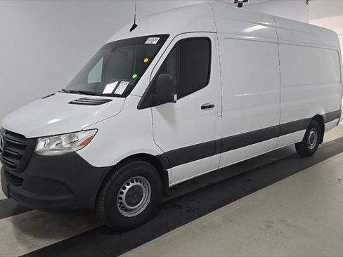 Used 2021 Mercedes-Benz Sprinter 2500 w/ Driver Convenience Package image 23