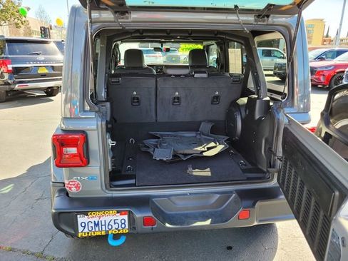 Used 2023 Jeep Wrangler Unlimited Sahara w/ Cold Weather Group image 12