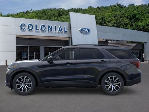 New 2026 Ford Explorer ST-Line image 3