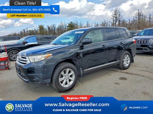 Used 2013 Toyota Highlander 4WD w/ Cold Weather Pkg image 1