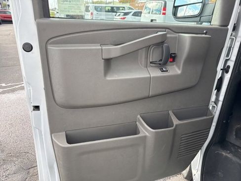 Used 2024 Chevrolet Express 2500 w/ Driver Convenience Package image 15