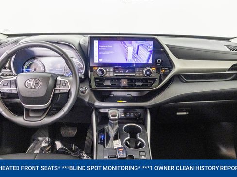 Used 2023 Toyota Highlander XLE image 4