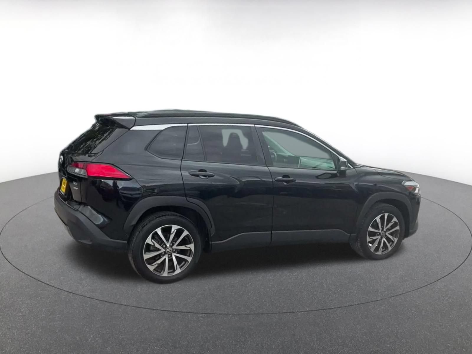 Used 2022 Toyota Corolla Cross XLE AWD/4WD image 13