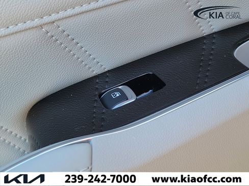 Certified 2022 Kia Sorento SX AWD/4WD image 19