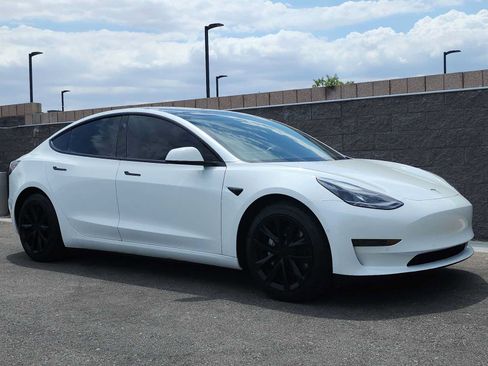 Used 2021 Tesla Model 3 Standard Range Plus RWD image 2