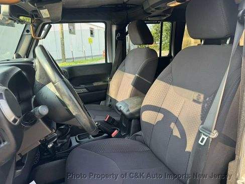 Used 2013 Jeep Wrangler Unlimited Sport AWD/4WD image 15