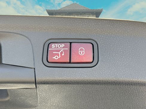 Used 2024 Mercedes-Benz GLE 350 4MATIC image 24