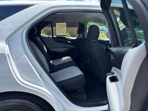 Used 2023 Chevrolet Equinox LS w/ LS Convenience Package AWD/4WD image 31