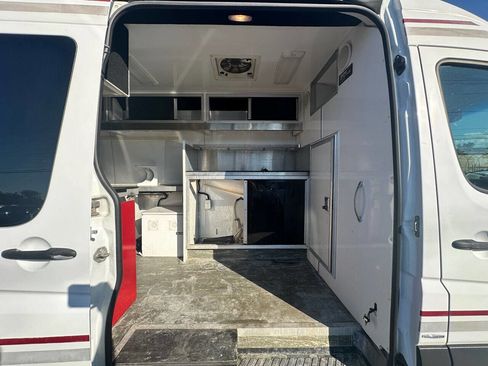 Used 2013 Mercedes-Benz Sprinter 3500 image 14