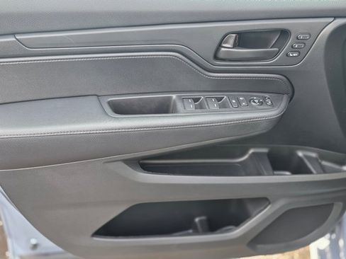 Used 2023 Honda Odyssey Sport image 18