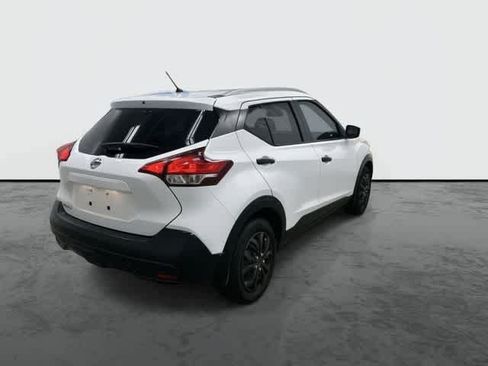 Used 2019 Nissan Kicks S FWD image 3
