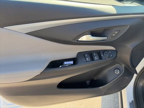 New 2026 Buick Envista Avenir image 17