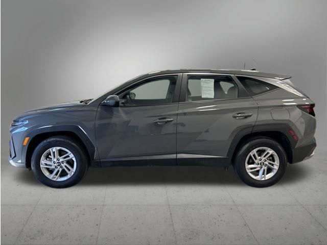 Used 2026 Hyundai Tucson SE AWD/4WD image 2