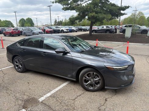 Used 2023 Honda Accord EX image 8