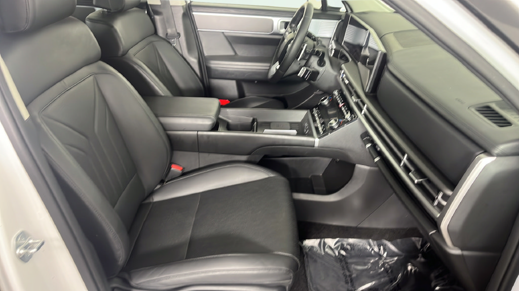Used 2025 Hyundai Santa Fe SEL AWD/4WD image 22