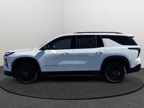 New 2026 Chevrolet Traverse LT w/ Midnight/Sport Edition image 2
