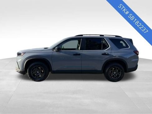 New 2025 Honda Pilot TrailSport image 4