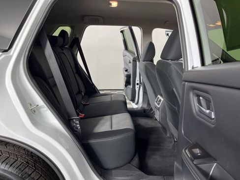 Used 2024 Nissan Rogue SV image 48