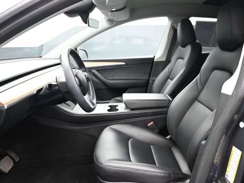 Used 2023 Tesla Model Y Long Range AWD/4WD image 7