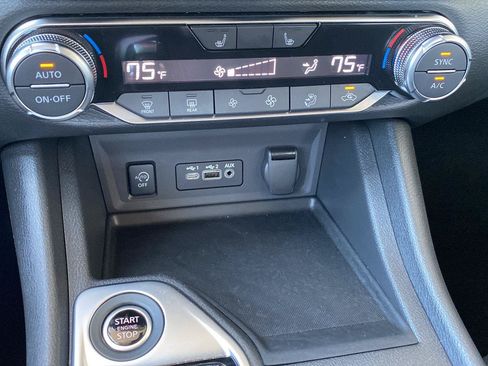 Certified 2025 Nissan Sentra SR w/ Midnight Edition FWD image 26