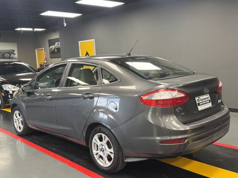 Used 2015 Ford Fiesta SE FWD image 6