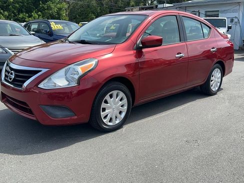 Used 2019 Nissan Versa SV FWD image 11