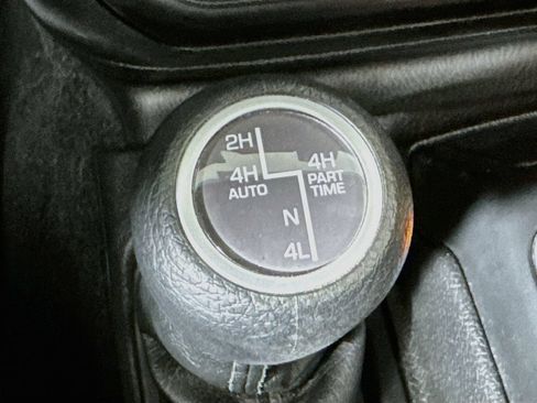 Used 2023 Jeep Wrangler Unlimited AWD/4WD image 18