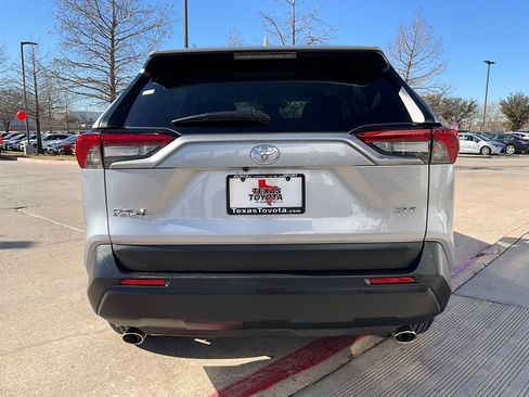 Used 2025 Toyota RAV4 XLE w/ Weather Package image 7