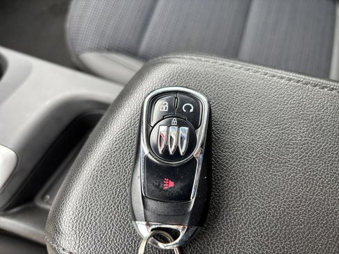 Used 2025 Buick Envista Preferred FWD image 18