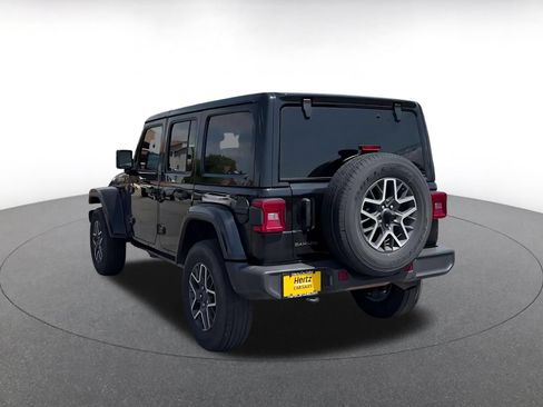 Used 2025 Jeep Wrangler Unlimited Sahara AWD/4WD image 12
