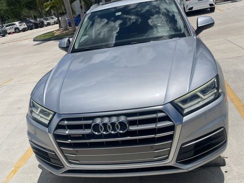 Used 2019 Audi Q5 2.0T Premium Plus w/ Premium Plus Package AWD/4WD image 4