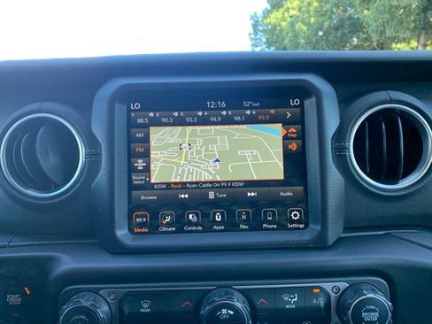 Used 2023 Jeep Wrangler Unlimited Sahara image 14