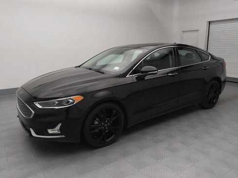 Used 2020 Ford Fusion Titanium image 2